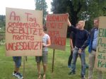 Neuzelle nutzt das SPD-Strohballenfest zum Protest